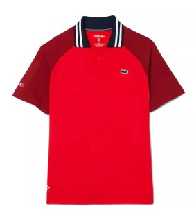 Polo rouge bordeaux de Lacoste Tennis x Daniil Medvedev. | Ipontennis